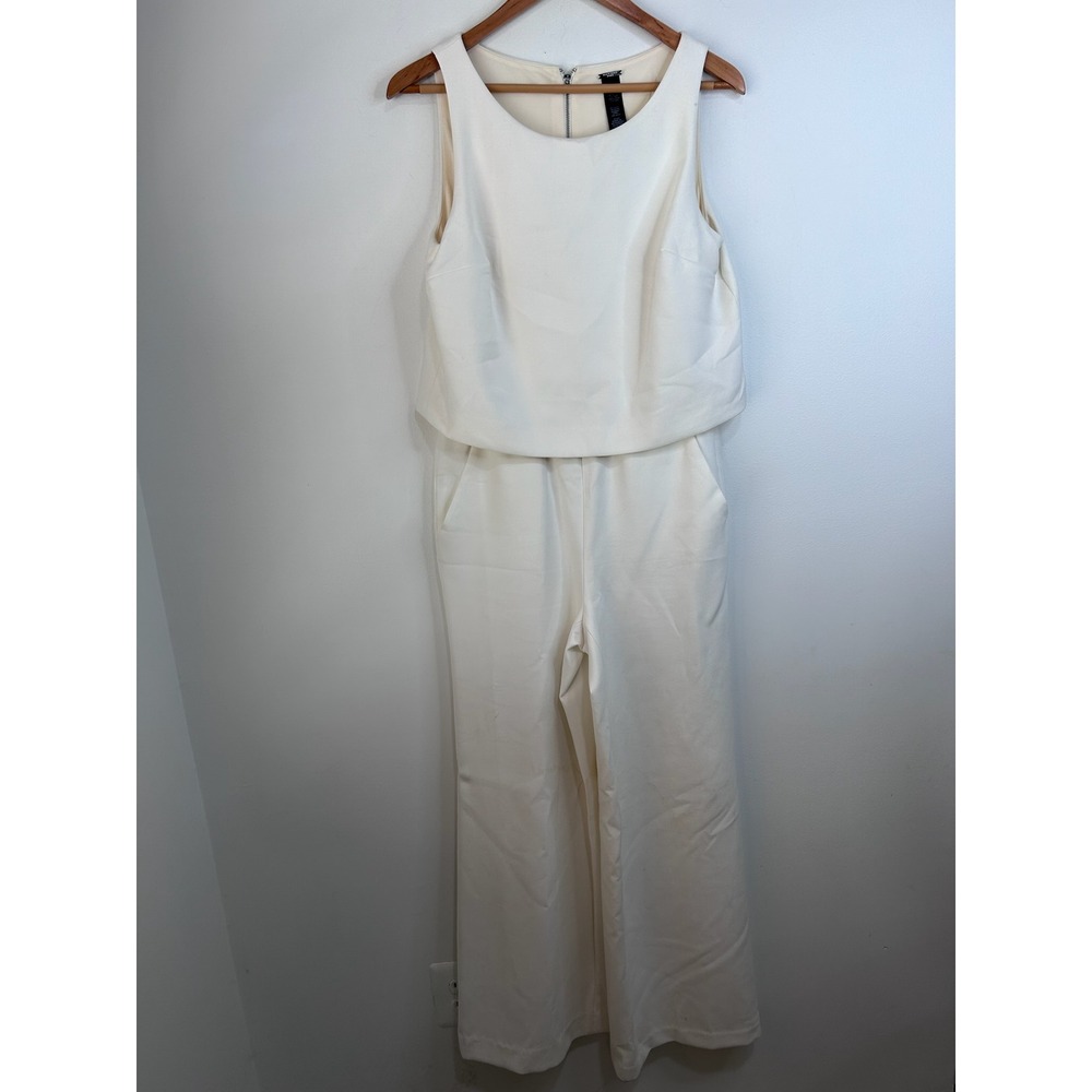Chicos Black Label Ivory Cream Wide Leg Jumpsuit Sleeveless 0.5 Small Luxury